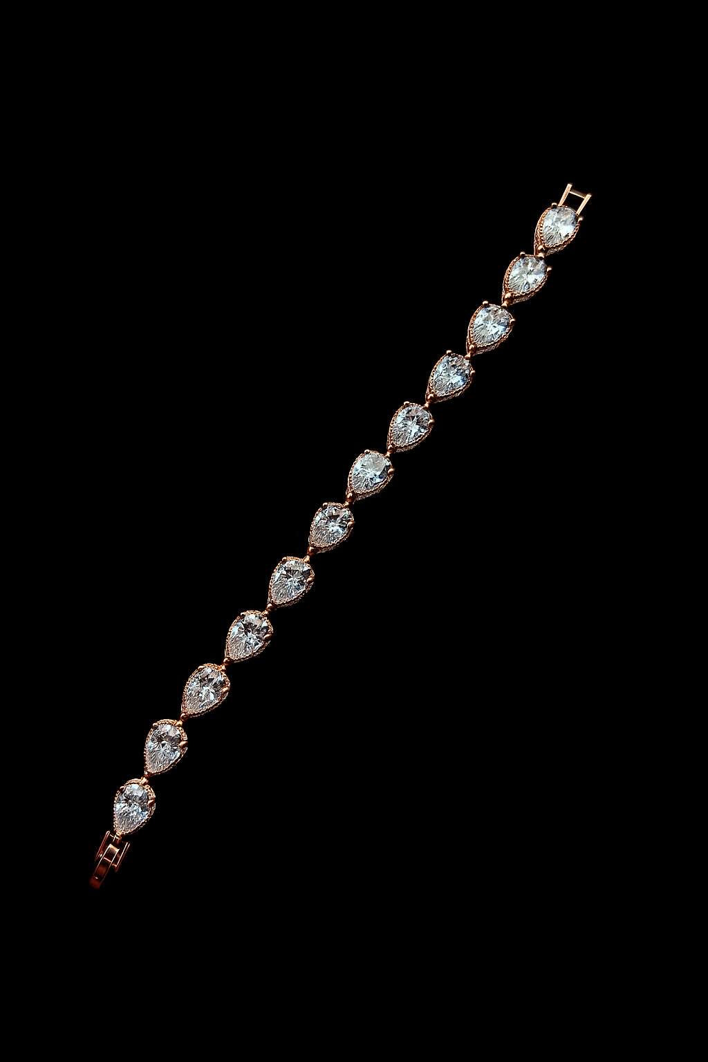 Obscuro™ Teardrop bracelet